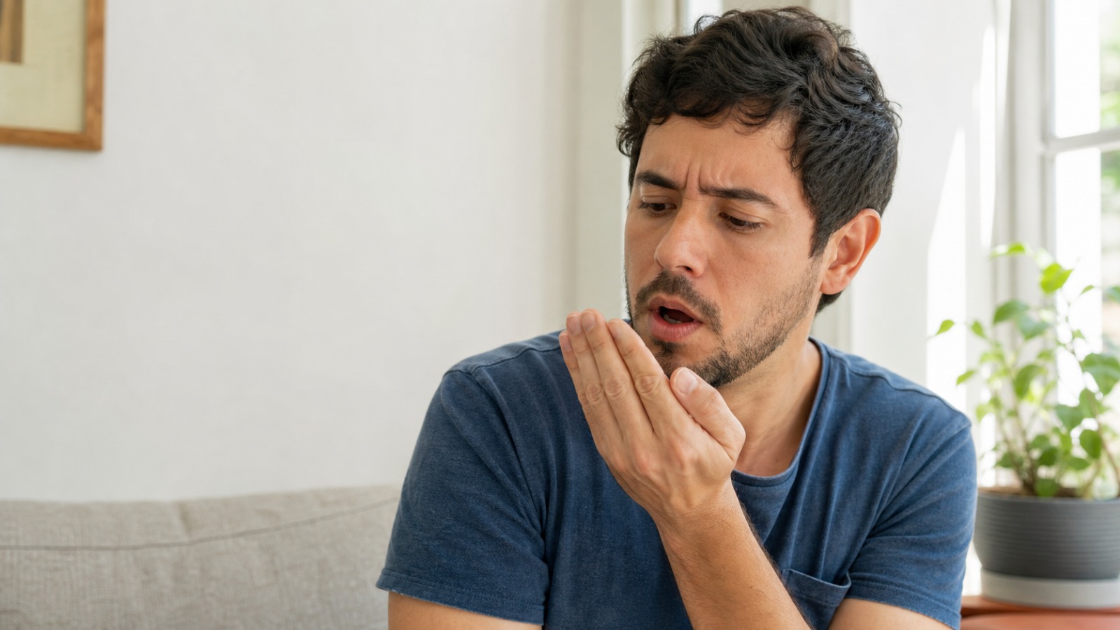 Como saber se estou com mau hálito? 7 testes caseiros para descobrir